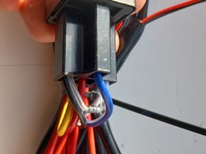 Led drl žibintų universali valdymo relė su atjungimo funkcija
