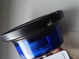 Led mėlynas pakraunamas su usb-c arba saulės energija švyturėlis su vakuuminiu-magnetiniu padu